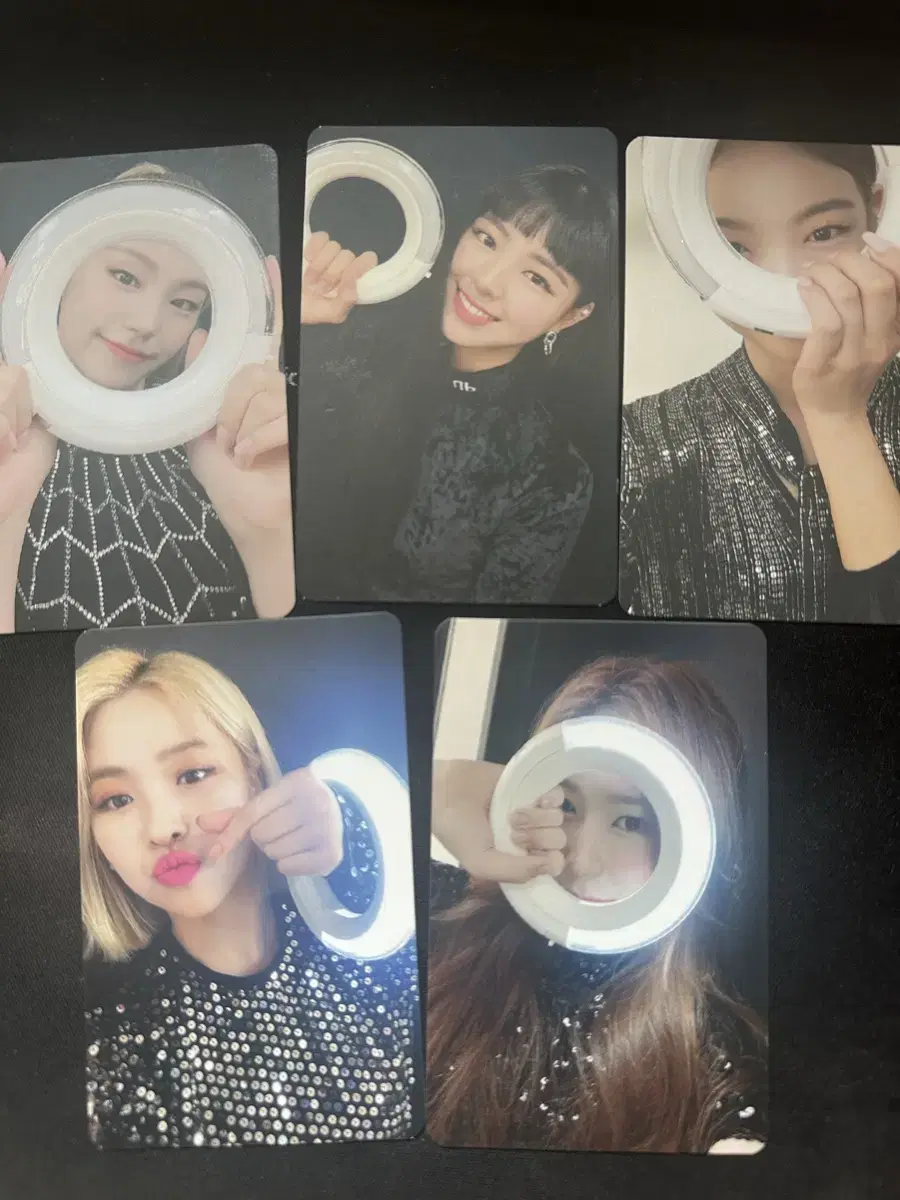 있지 라이트닝 1 응원봉 포카 팝니다