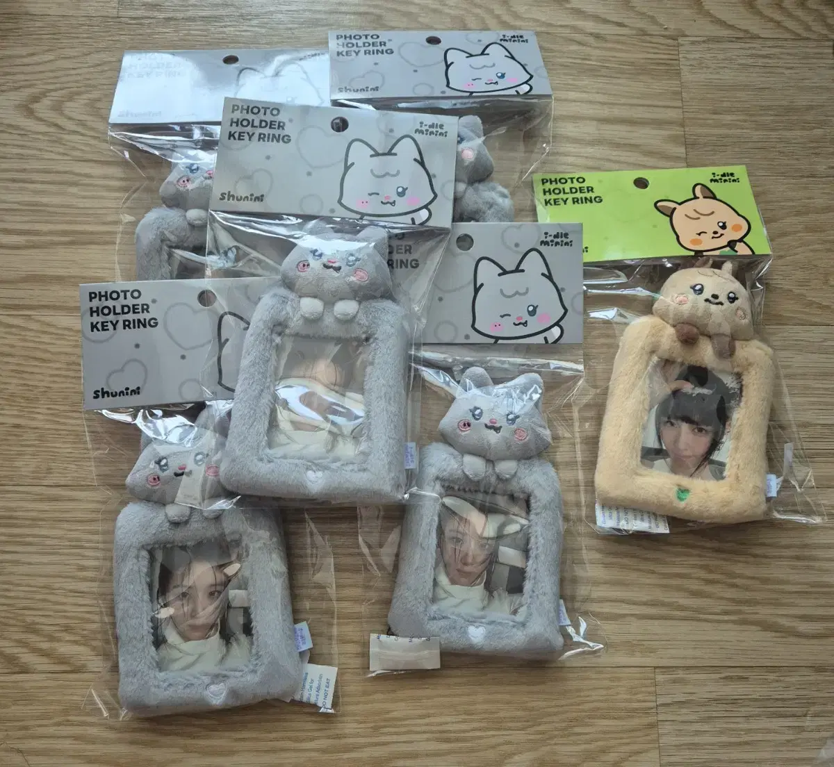 idle Minini idle Line Friends doll key ring poca holder wts