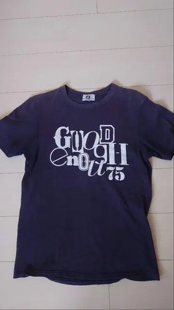 GOOD ENOUGH 네이비 티셔츠
