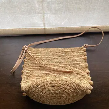 바네사브루노 라피아 숄더백