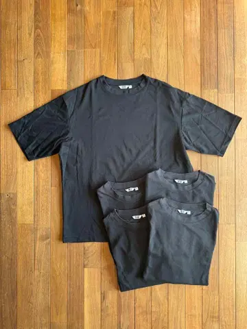 유니클로 U 유니클로 블랙 티셔츠 2XL 5장 묶음 판매 남성용