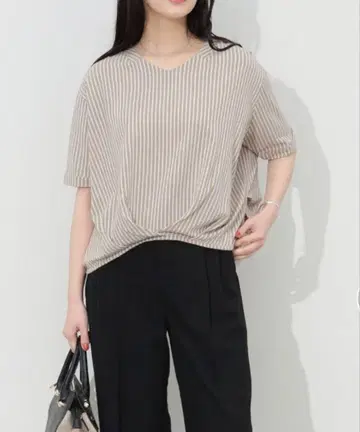 스트라이프 자카드 티셔츠 V넥