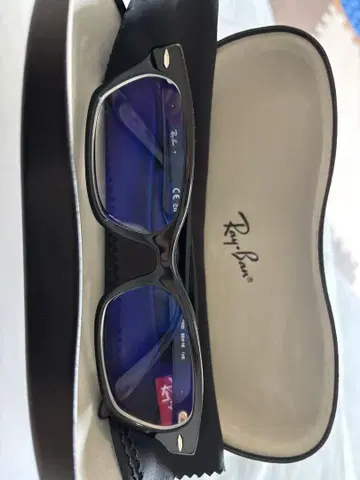 Ray-Ban 블랙 프레임 블루 렌즈 안경