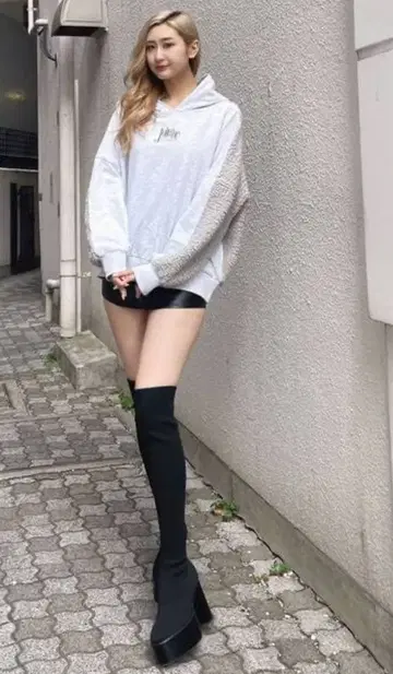 GYDA 청키 밑창 싸이하이 니트 부츠