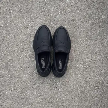 Puma 블랙 로퍼 통굽
