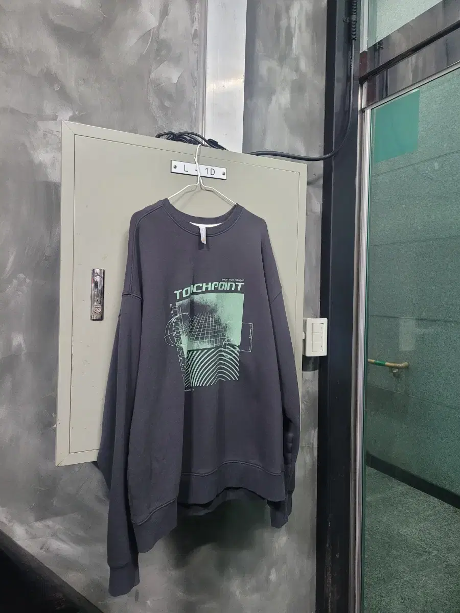 The City One Graphic Sweatshirt XL105-2XL110