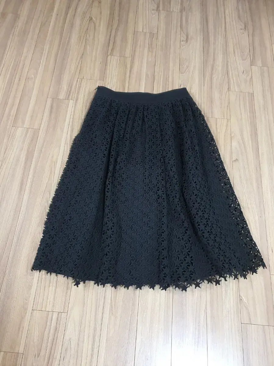 Hansum Sjsj Eyelet Embroidered Skirt