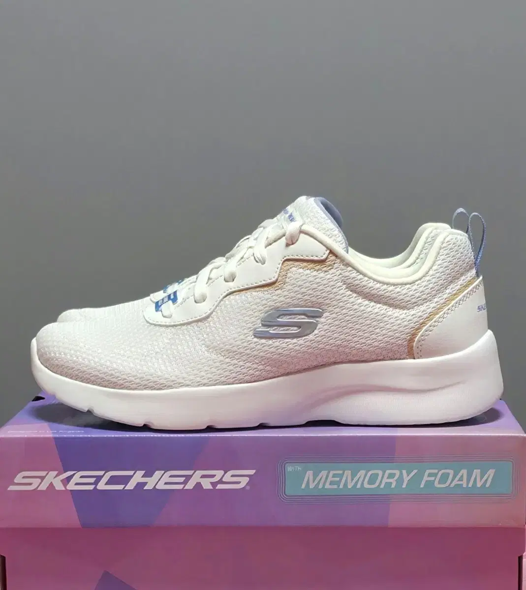 Skechers Memory Foam Ultra Lightweight Sneakers 240 [New]