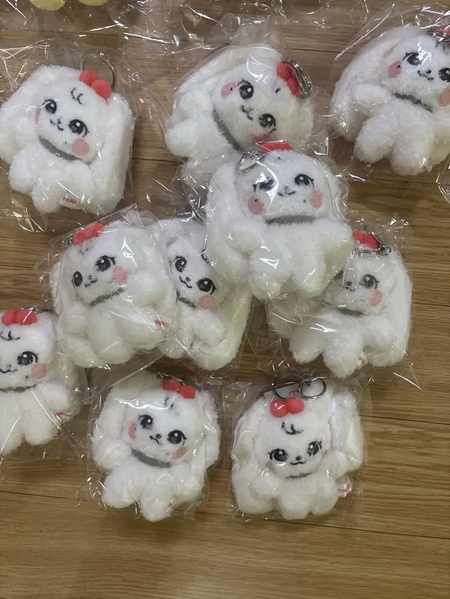 아이브 미니브 체리 원영 10cm 키링 스쿨팝업 상품 팔아요