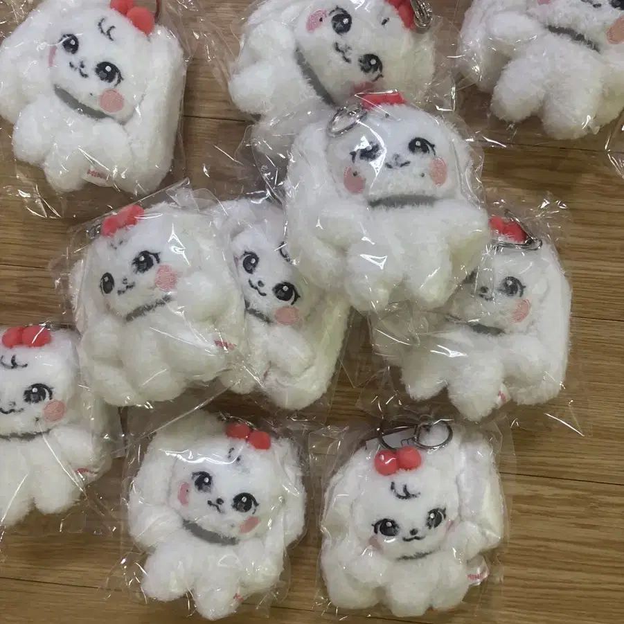 아이브 미니브 체리 원영 10cm 키링 스쿨팝업 상품 팔아요