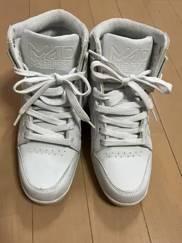 화이트 스니커즈 (하이컷) 24cm