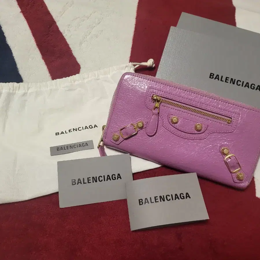 BALENCIAGA | 발렌시아가 Balenciaga Giant Continental Wallet #명함지갑,#코인지갑,#동전지갑,#장지갑  on Bunjang Global Site.