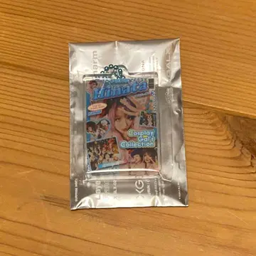 XG Layered Magazine Acrylic Charm 히나타