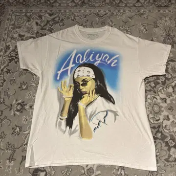Aaliyah 그래픽 티셔츠 M 화이트 구제 의류