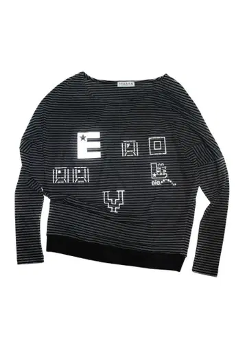 eessay 티셔츠