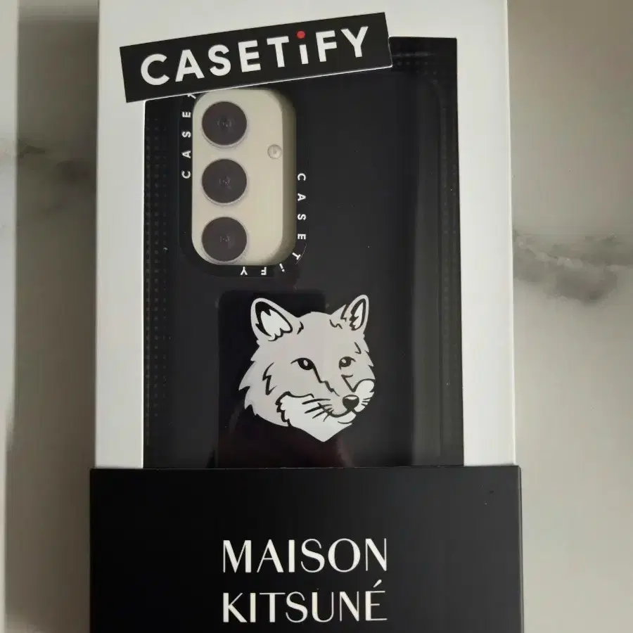 Galaxy S25 Maison Kitsune Casetify Case on Bunjang Global Site.