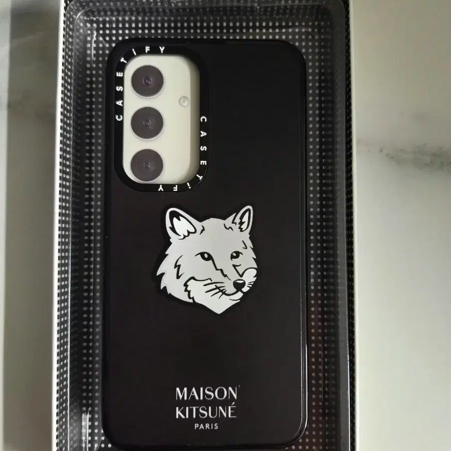 Galaxy S25 Maison Kitsune Casetify Case on Bunjang Global Site.