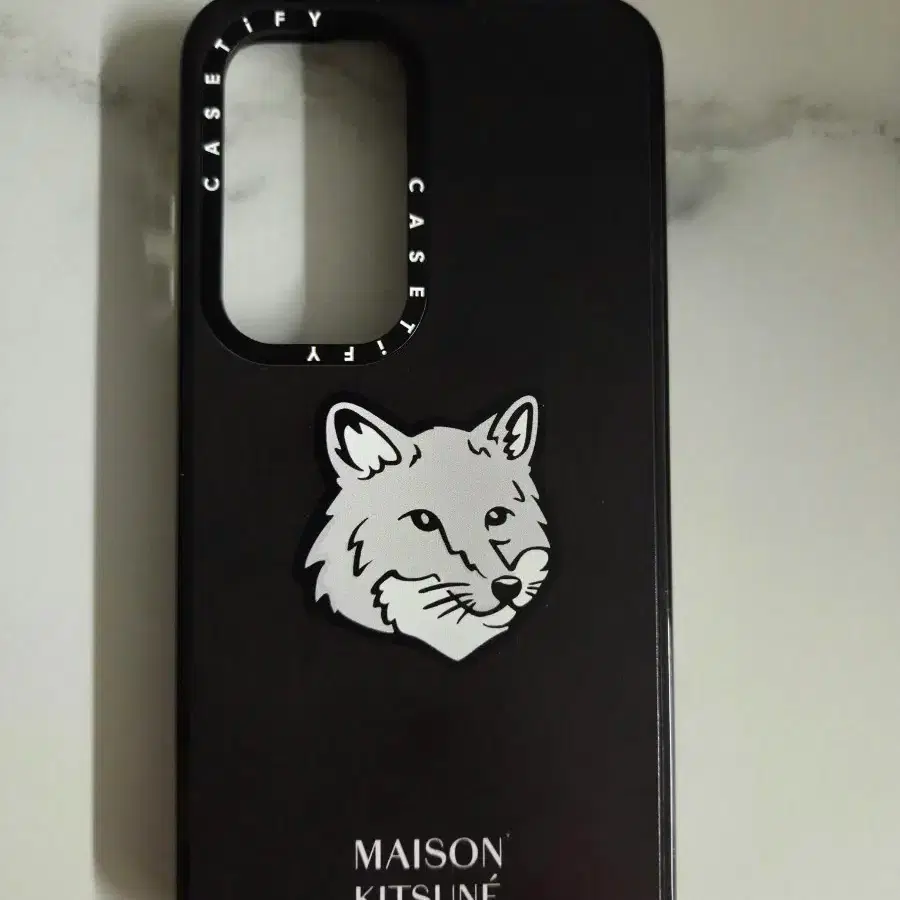 Galaxy S25 Maison Kitsune Casetify Case on Bunjang Global Site.