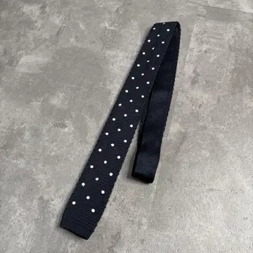 빈티지 기본 도트 디자인 네이비 니트 넥타이