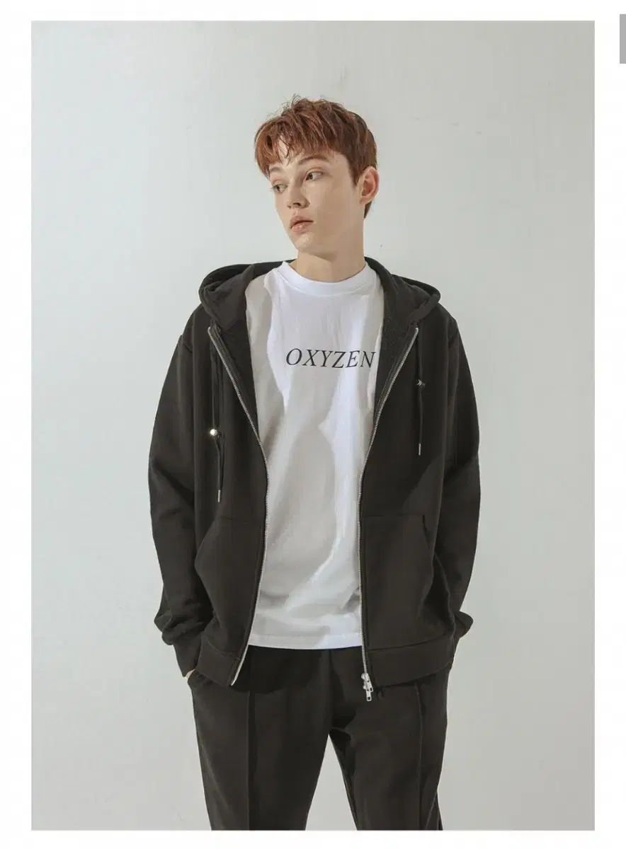 L) Wholovesart Heavy Weight Hooded Zip-Up