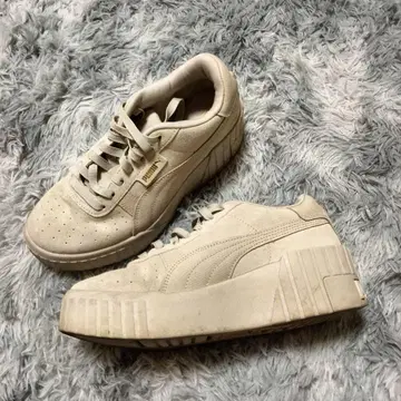 새상품급 PUMA CALI WEDGE TONAL 23.5cm