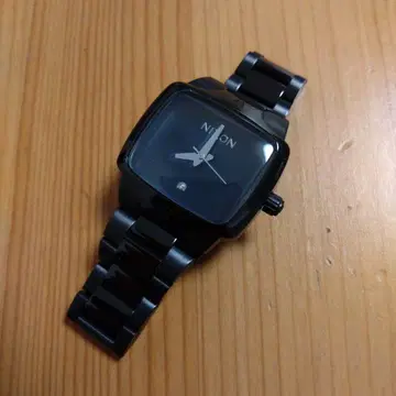NIXON 블랙 손목시계