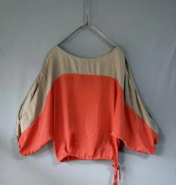 BCBG MAXAZRIA 슬릿 슬리브 바이컬러 벌룬 블라우스