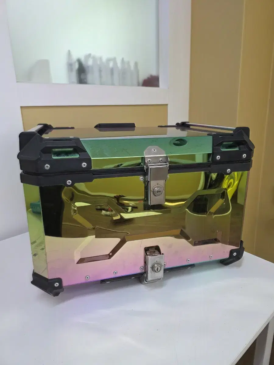Rainbow Aluminum Top Box
