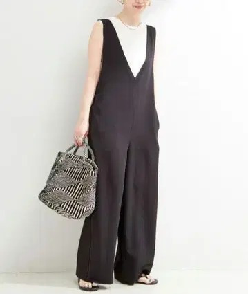 B.C STOCK V넥 살로펫