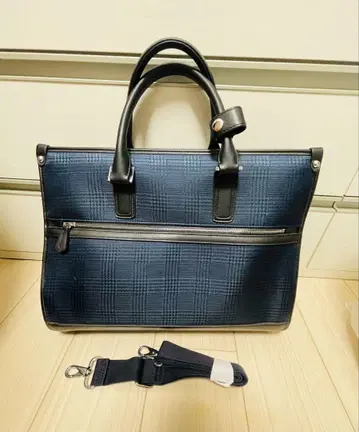 네이비 체크 무늬 비즈니스 백