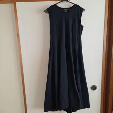 Theory 유니클로 블랙 슬리브리스 롱 원피스 M