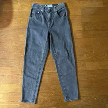 리바이스 실버 탭 MOM JEAN 블랙 데님