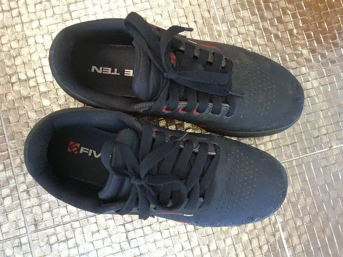 Five Ten Climbing Mountain Shoes 275