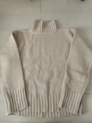 앳 라스트 at last 터틀넥 니트 부처 프로덕트