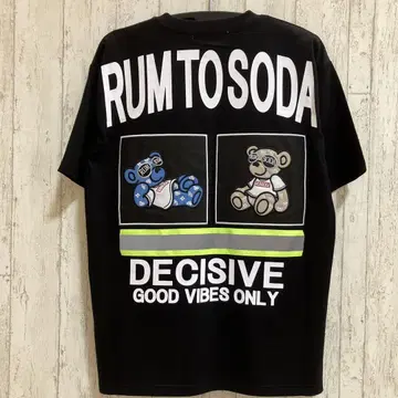 RUMSODA 백 로고 베어 와펜 반팔 티셔츠