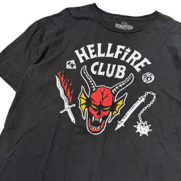 STRANGER THINGS 티셔츠 HELLFIRE CLUB 2XL