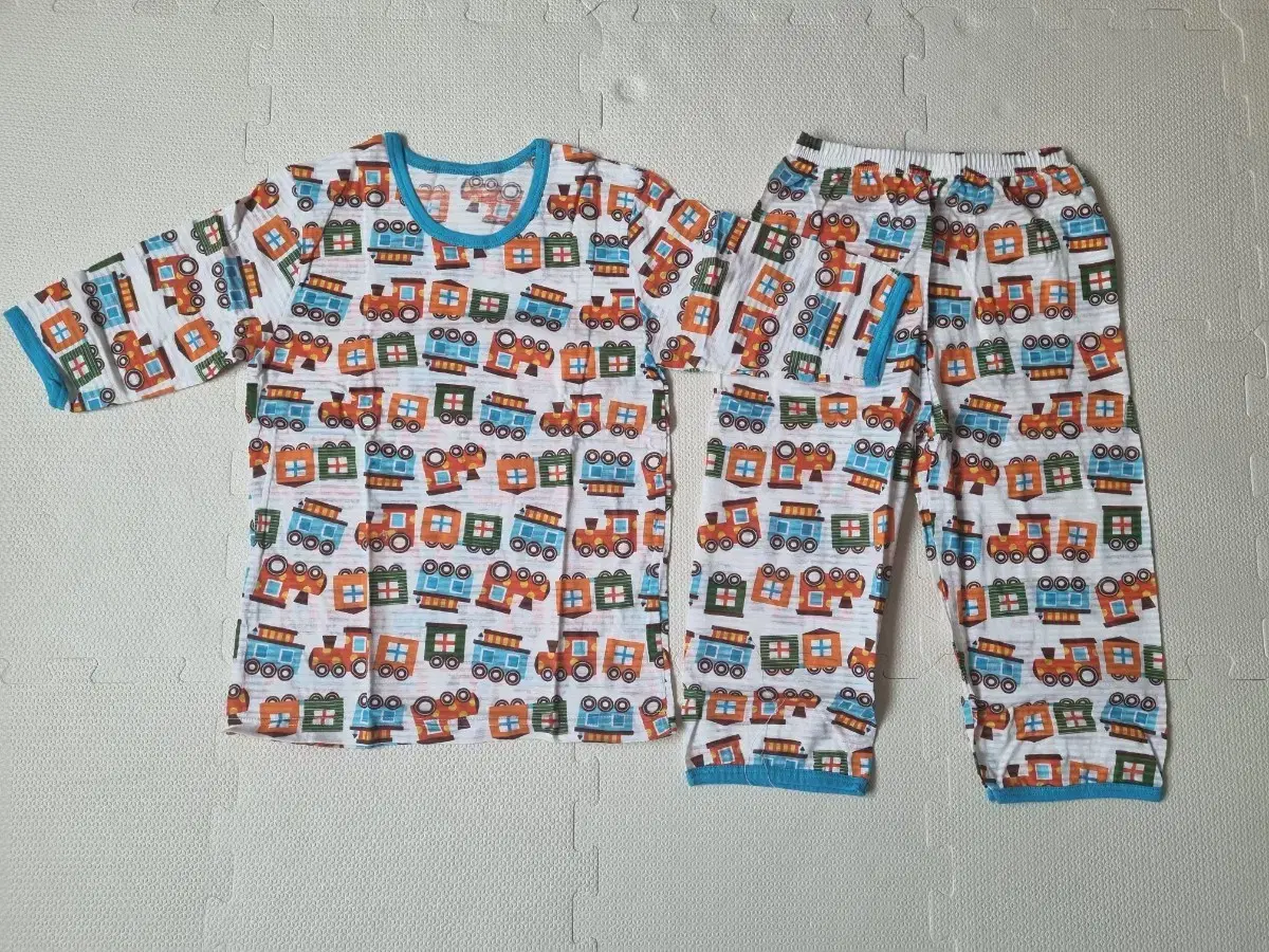 Children's 3/4 Sleeve Jacquard Indoor Clothing Size 75, 9-10 years old