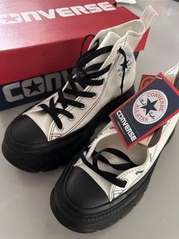 새상품 CONVERSE 하이컷 스니커즈 24.5cm
