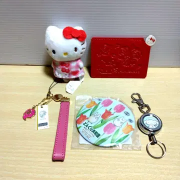 키티 마스코트, 거울, NESTA 스트랩 등