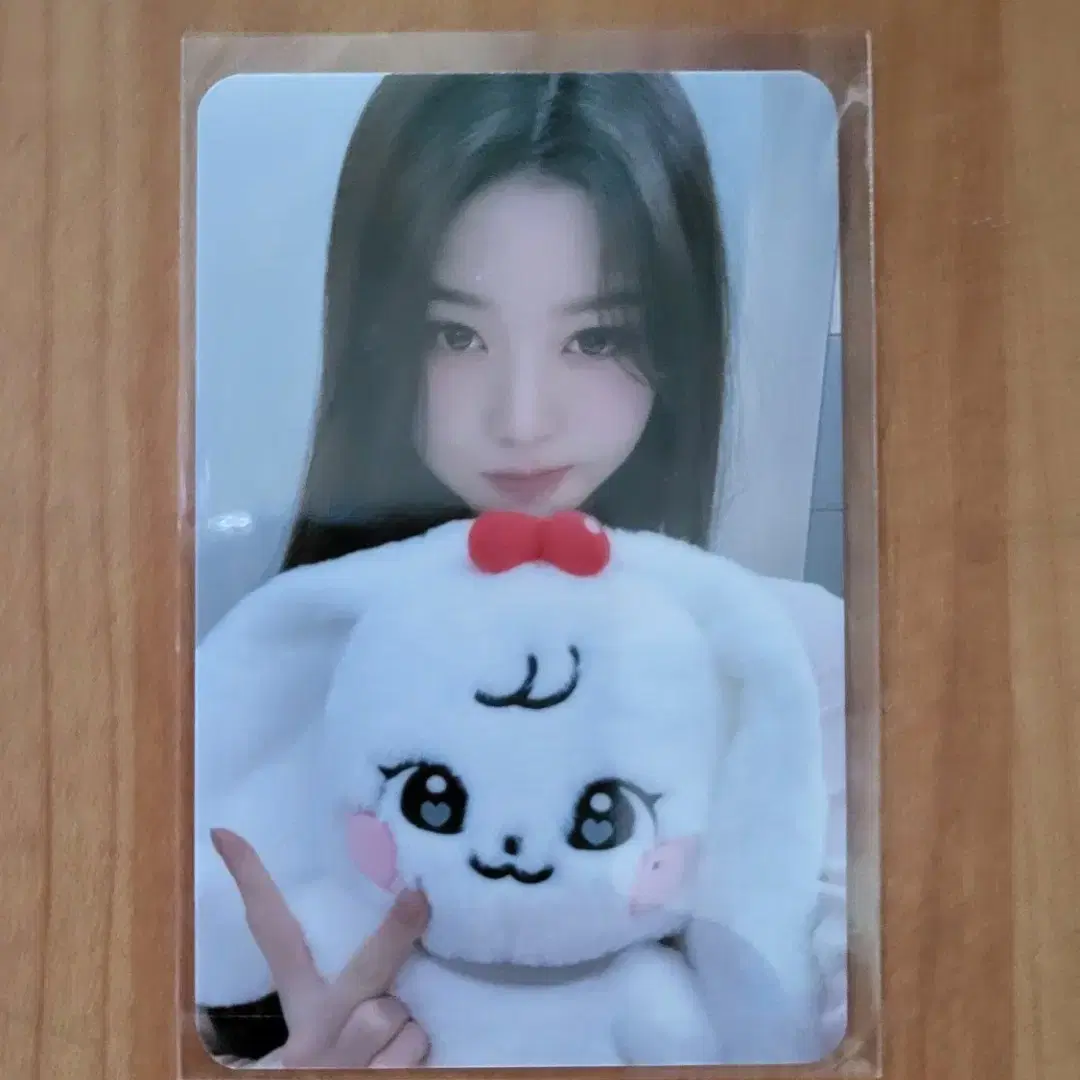 IVE | 아이브 Ive minive Cherry 30cm including poca on