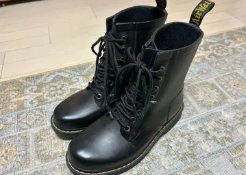 가격 인하 닥터마틴 8홀 부츠 UK7 DRENCH 26.5cm
