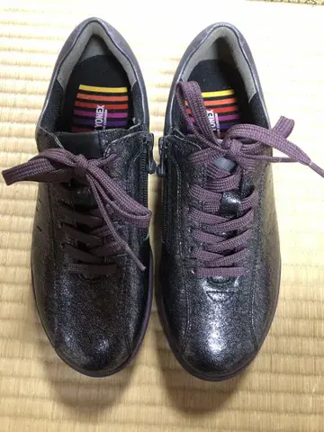 YONEX 다크 브라운 워킹화