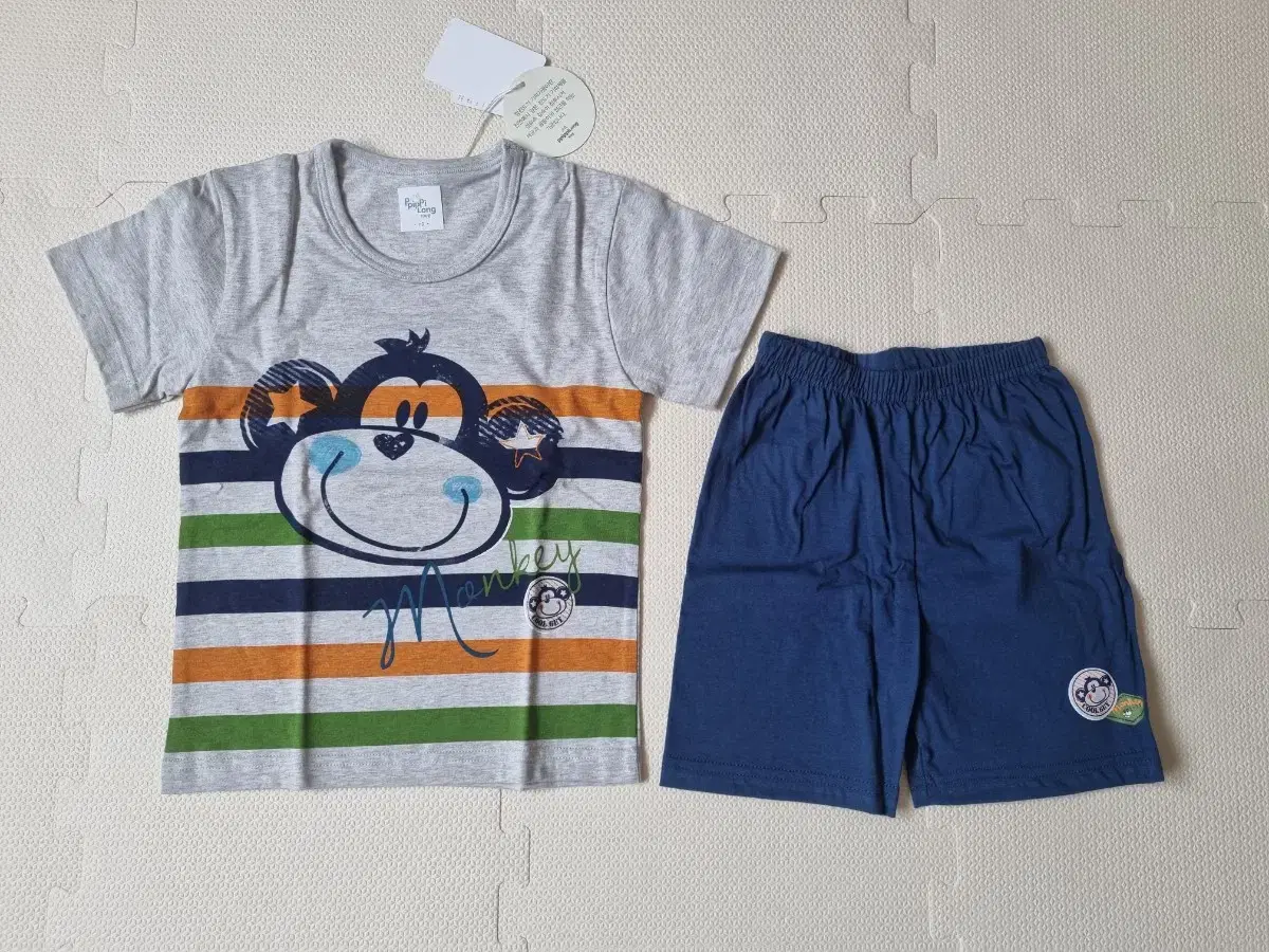 Kids Short-Sleeve Indoor Wear, Size 110, Ages 3-4, Anti-Dust Mite Repellent Treatment