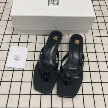 토템 샌들 블랙 37
