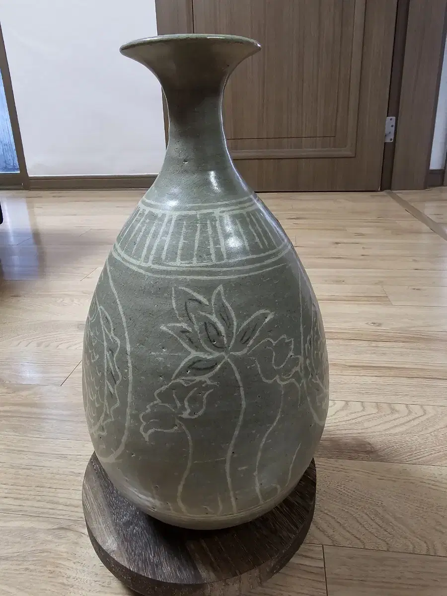 고려청자,상감 초화개광어문주병