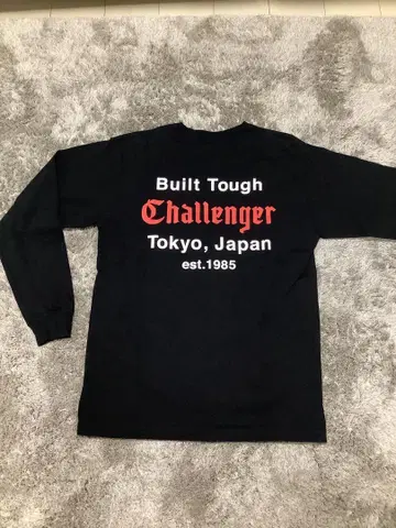 Challenger 블랙 티셔츠 M