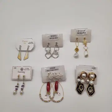 귀걸이 5페어(1개는 수지)와 귀찌(수지) 세트