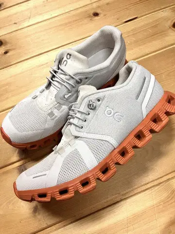 on 클라우드 러닝화 스니커즈 24cm