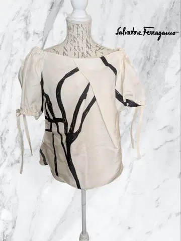 Salvatore Ferragamo 페라가모 실크 반팔 블라우스