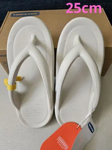 새상품 TAW&TOE 샌들 크림 25cm